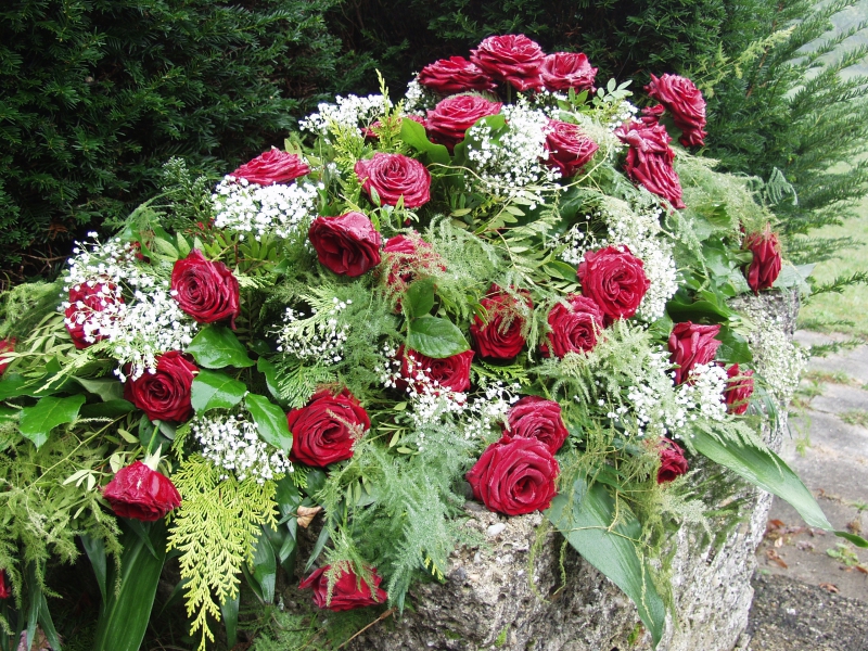 funeraire-LA CELLE-min_roses-61203